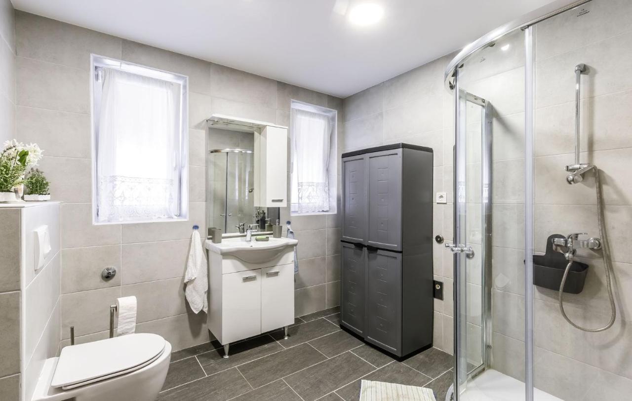 Milo Apartment Пореч Екстериор снимка