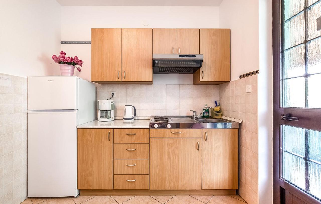 Milo Apartment Пореч Екстериор снимка